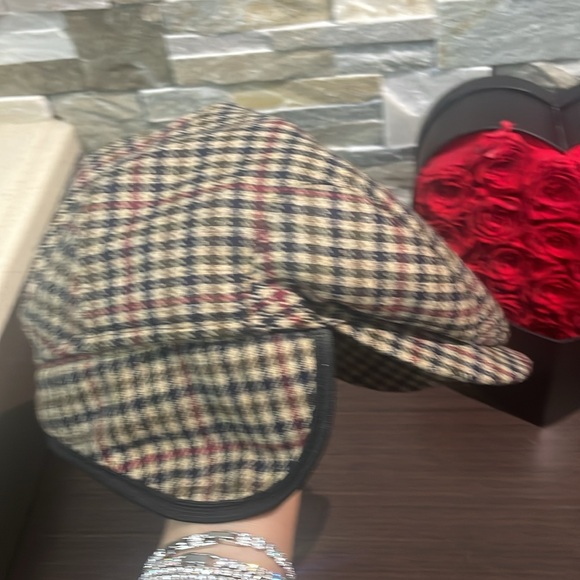 Wigens Silk/Wool Pub cap with “Tuckaway” Earflaps - Picture 4 of 6